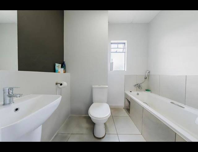 2 BEDROOM PROPERTY TO RENT IN FLEURHOF